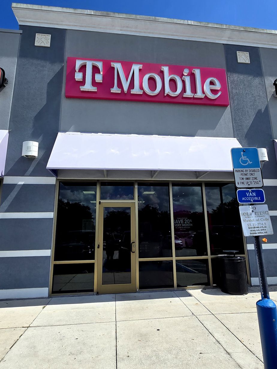 Exterior photo of T-Mobile Store at Columbia Blvd & Windover Trail, Titusville, FL