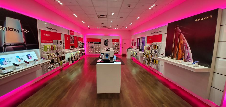 Interior photo of T-Mobile Store at Park City Center, Lancaster, PA