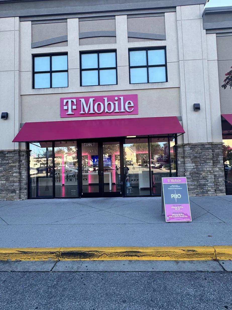  Exterior photo of T-Mobile Store at Valley View Mall-Roanoke, VA, Roanoke, VA 
