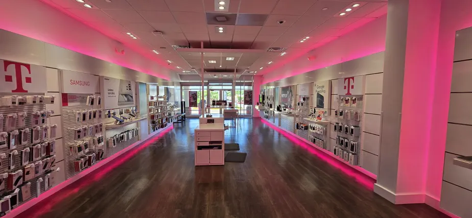  Interior photo of T-Mobile Store at Opitz & US Rt 1, Woodbridge, VA 