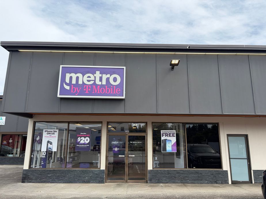 Metro by T-Mobile 2205 Fairmount Ave - 2205 Fairmount Ave 