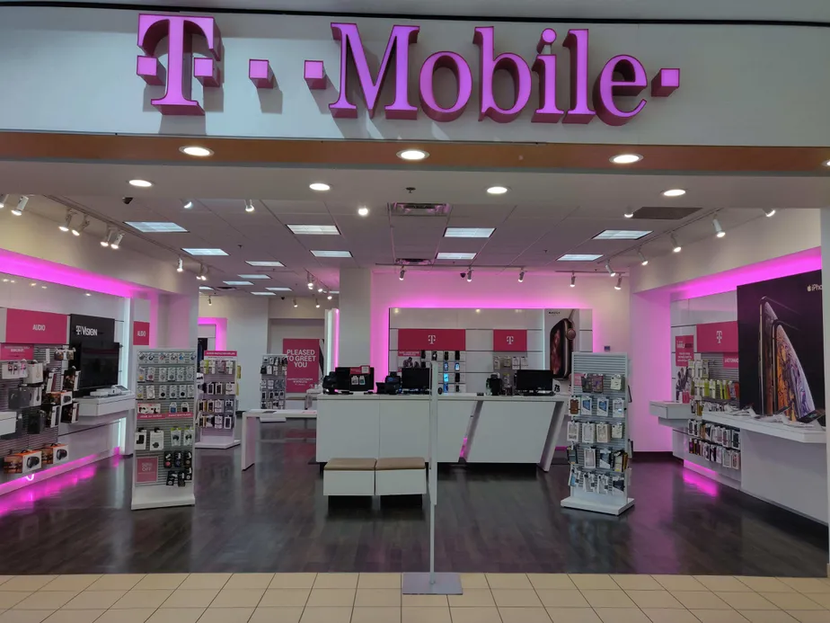 Exterior photo of T-Mobile store at Palmer Park Mall 2, Easton, PA