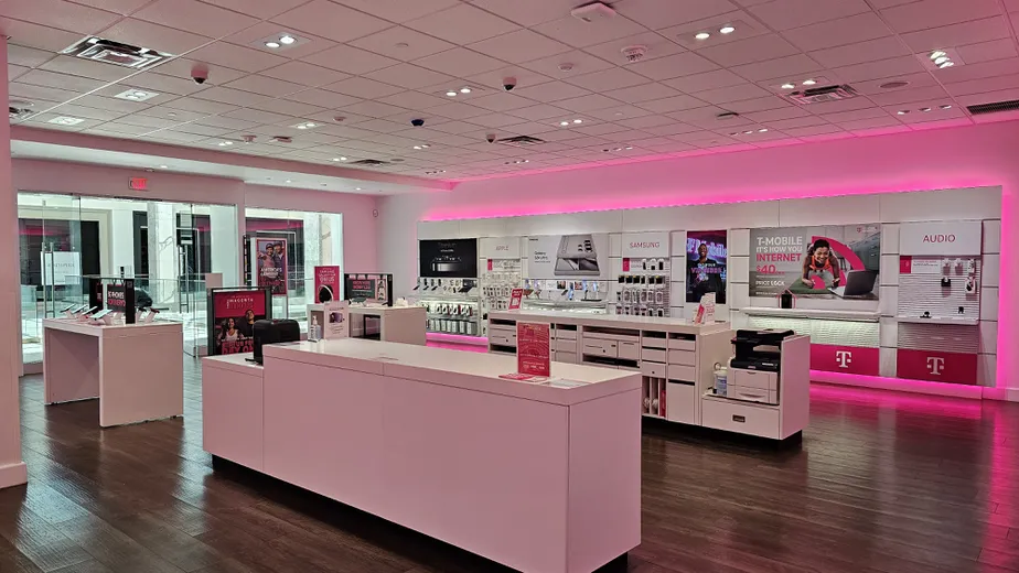  Interior photo of T-Mobile Store at Scottsdale Fashion Square, Scottsdale, AZ 