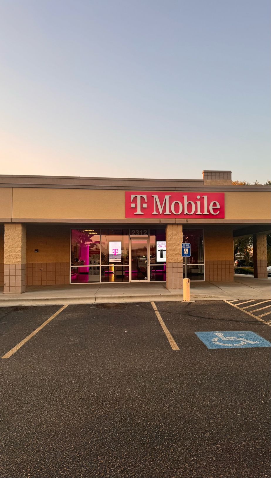 Exterior photo of T-Mobile Store at 12th Ave & Greenhurst Rd, Nampa, ID