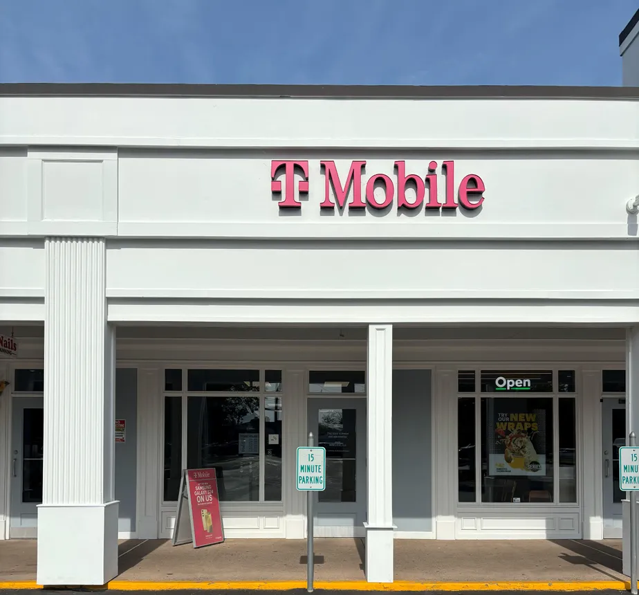 Exterior photo of T-Mobile Store at Main St & Griswold St, Glastonbury, CT 