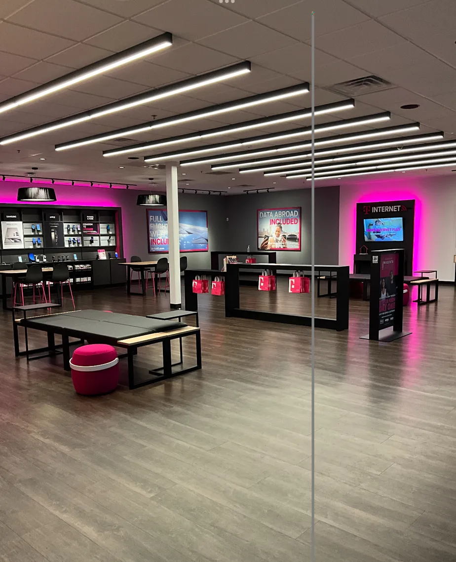  Interior photo of T-Mobile Store at Hwy 3089 & Thibaut Dr, Donaldsonville, LA 