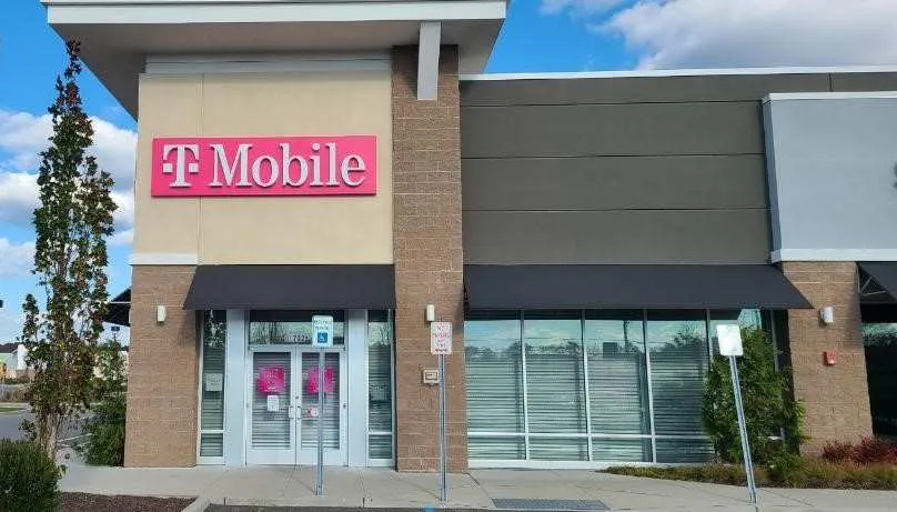 Exterior photo of T-Mobile Store at Old Country Rd & Kroemer Ave, Riverhead, NY
