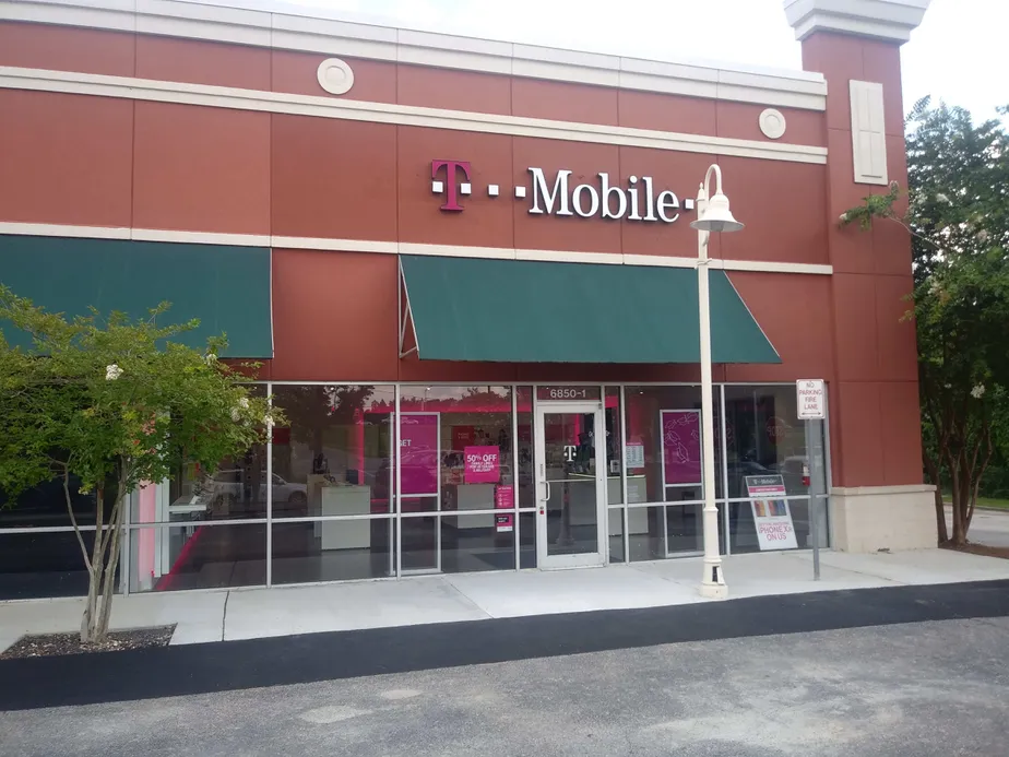 Exterior photo of T-Mobile store at Hwy 90 & Old Spanish Trail, Daphne, AL