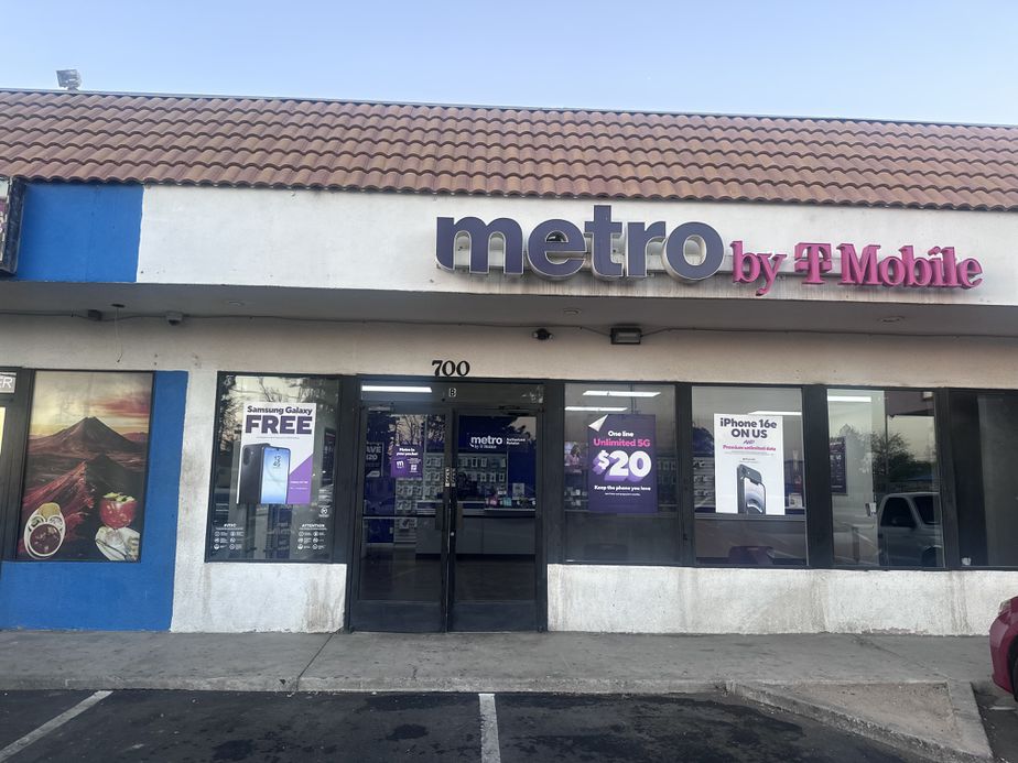 Metro by T-Mobile 700 E California Ave - 700 E California Ave 
