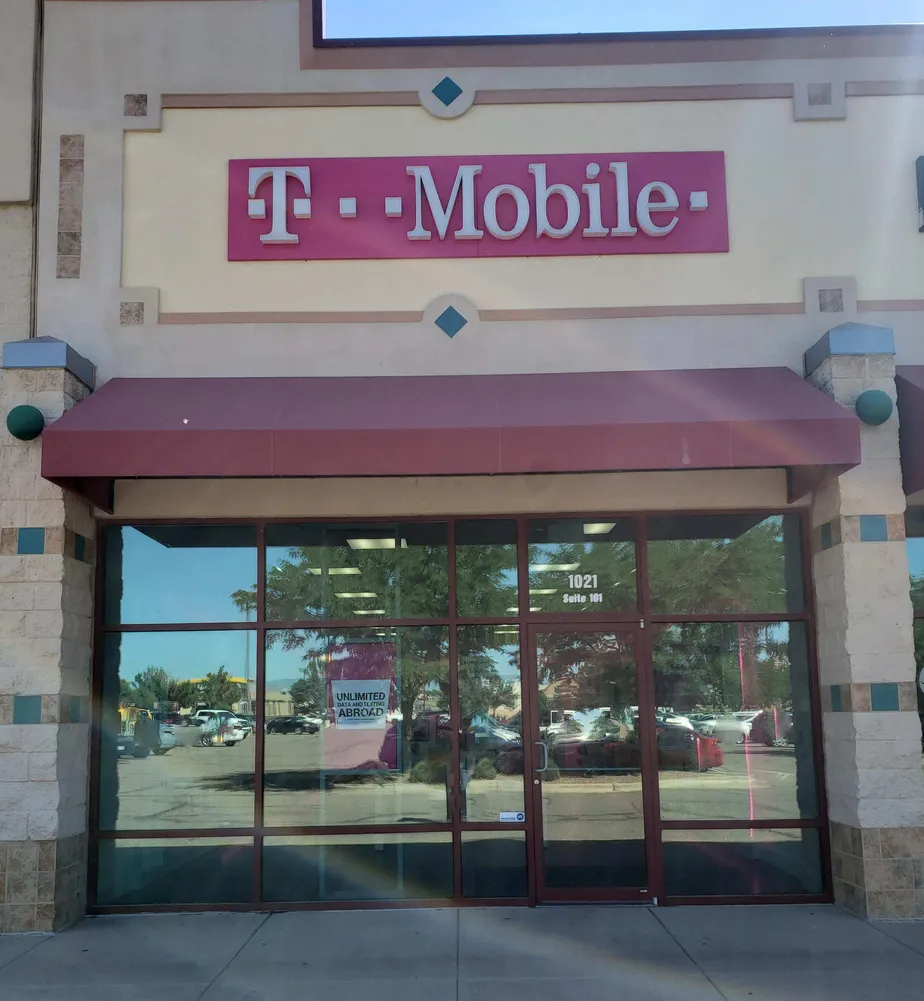 Exterior photo of T-Mobile store at Purcell Blvd & Us-50, Pueblo West, CO