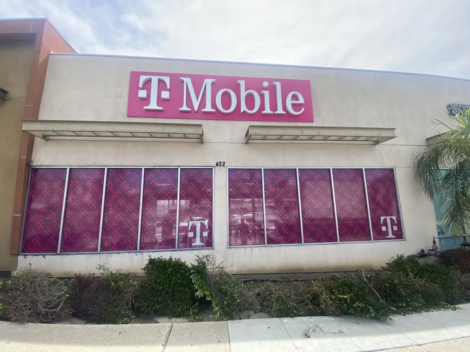 Exterior photo of T-Mobile Store at Gaffey & 5th, San Pedro, CA