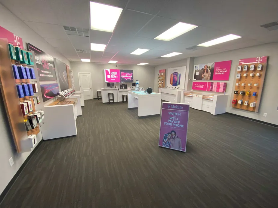 Interior photo of T-Mobile Store at Cedar Valley Dr & Jones Chapel Rd, Cedar Bluff, VA