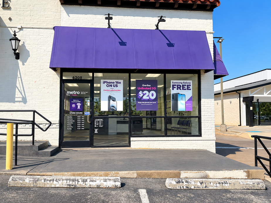 Metro by T-Mobile 6008 Camp Bowie Blvd - 6008 Camp Bowie Blvd 