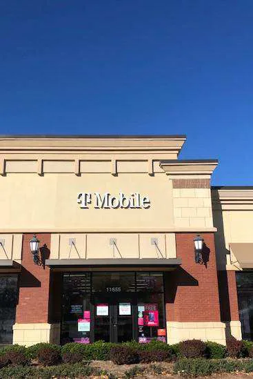Exterior photo of T-Mobile store at Parkside Dr & N Campbell Station Rd, Farragut, TN