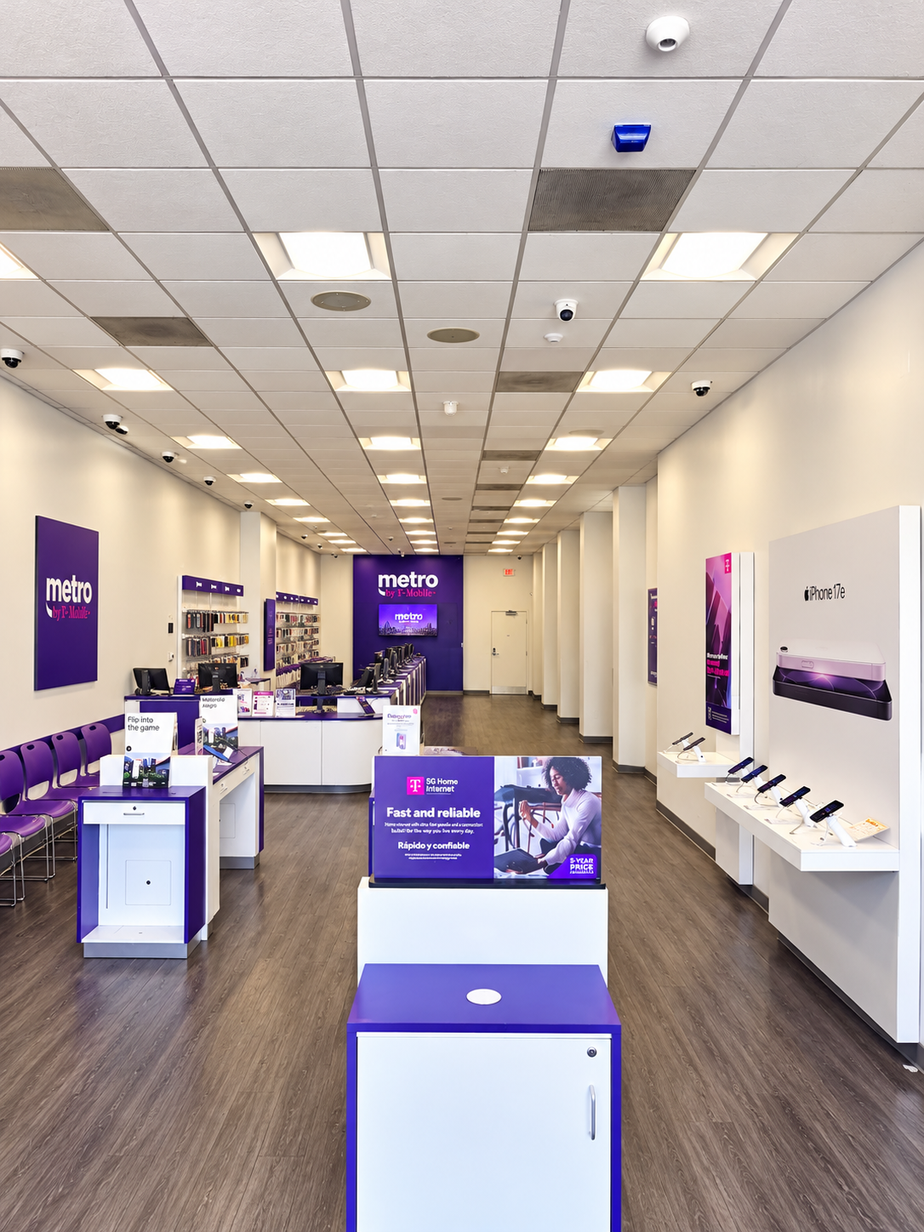 Metro by T-Mobile 2118 W 7th Street - 2118 W 7th Street 