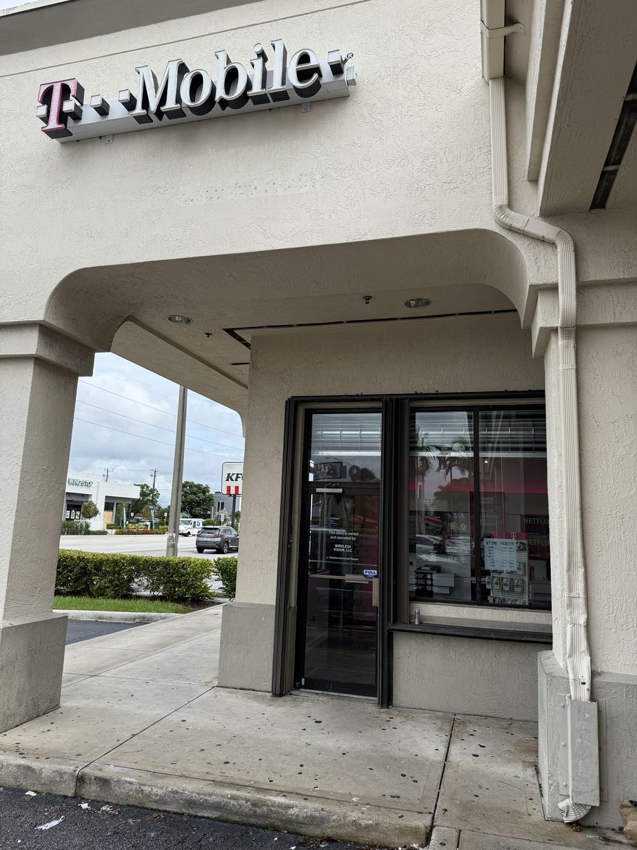 Exterior photo of T-Mobile Store at Hialeah Dr And 4th St, Hialeah, FL