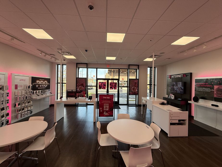 Interior photo of T-Mobile Store at Combs Flat Rd & Ne 3rd St, Prineville, OR