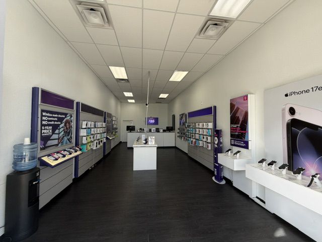 Metro by T-Mobile 401 W Whitestone Blvd - 401 W Whitestone Blvd