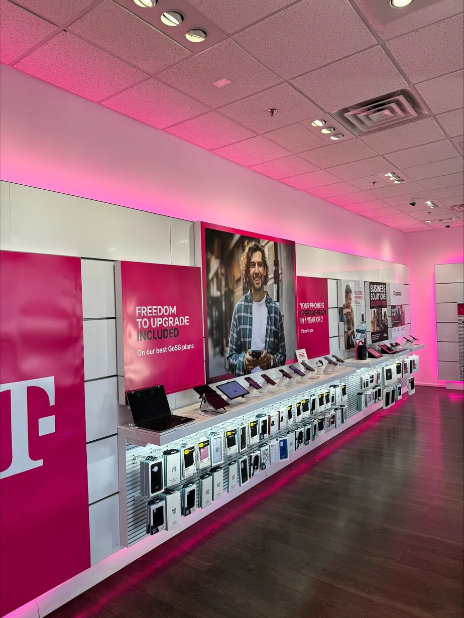  Interior photo of T-Mobile Store at Liberty Triangle, Liberty, MO 
