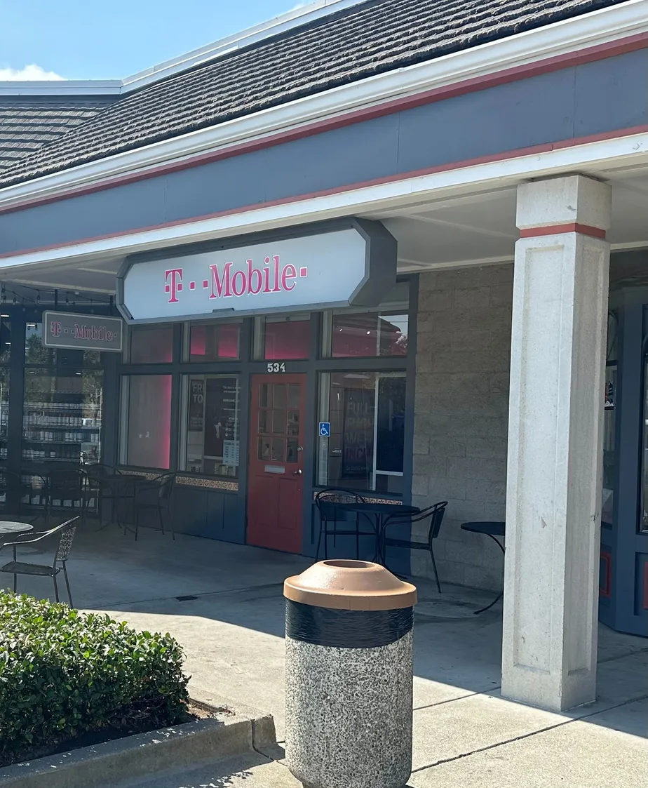  Exterior photo of T-Mobile Store at Center Ave & Muir Station Rd, Martinez, CA 