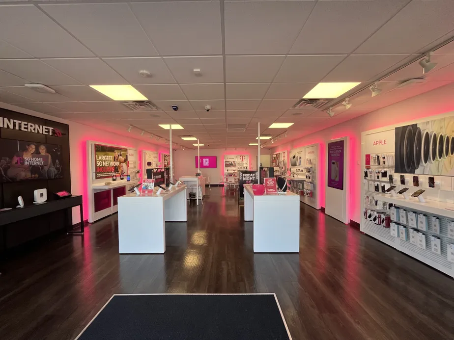  Interior photo of T-Mobile Store at Lovekin & Donlon, Blythe, CA 