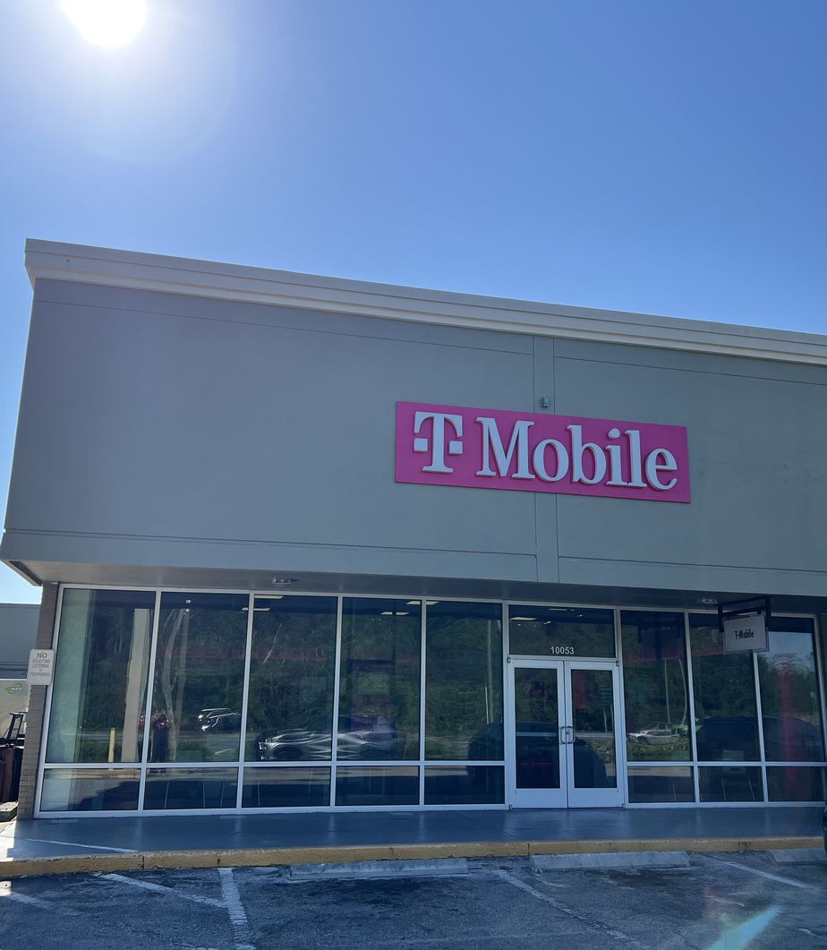 Exterior photo of T-Mobile Store at Carrollwood Center, Tampa, FL
