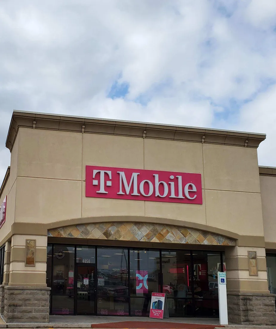 Exterior photo of T-Mobile store at Us Hwy 75 & Town Ctr, Sherman, TX