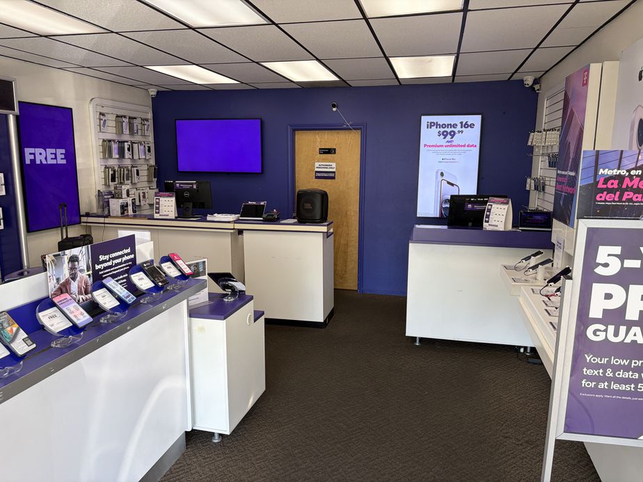 Metro by T-Mobile 11940 Sw Pacific Hwy - 11940 Sw Pacific Hwy