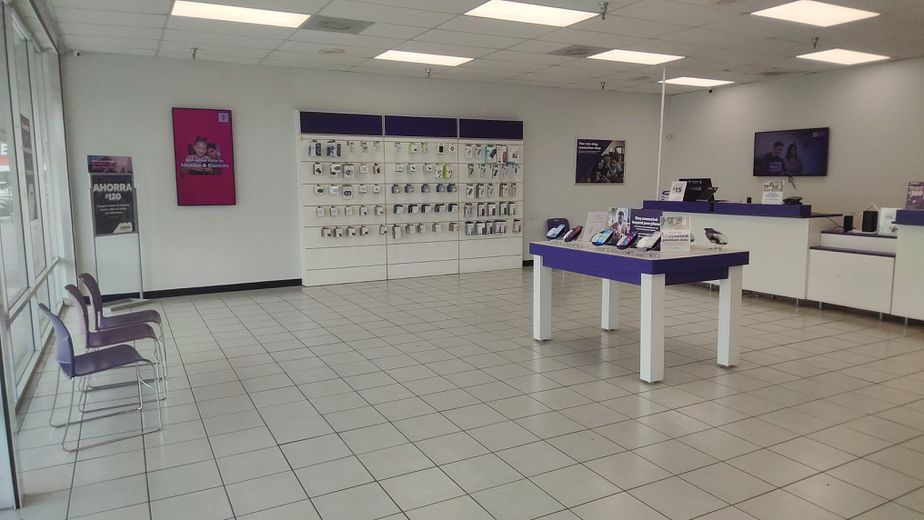 Metro by T-Mobile 12349 Main St - 12349 Main St 