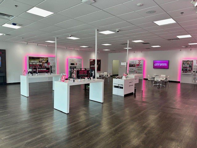 Interior photo of T-Mobile Store at State Rd & Chesterfield Hwy, Cheraw, SC