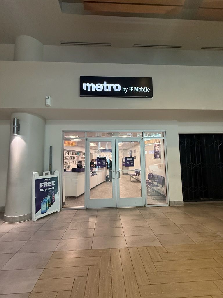 Metro by T-Mobile 701 W Riverside Ave - 701 W Riverside Ave 
