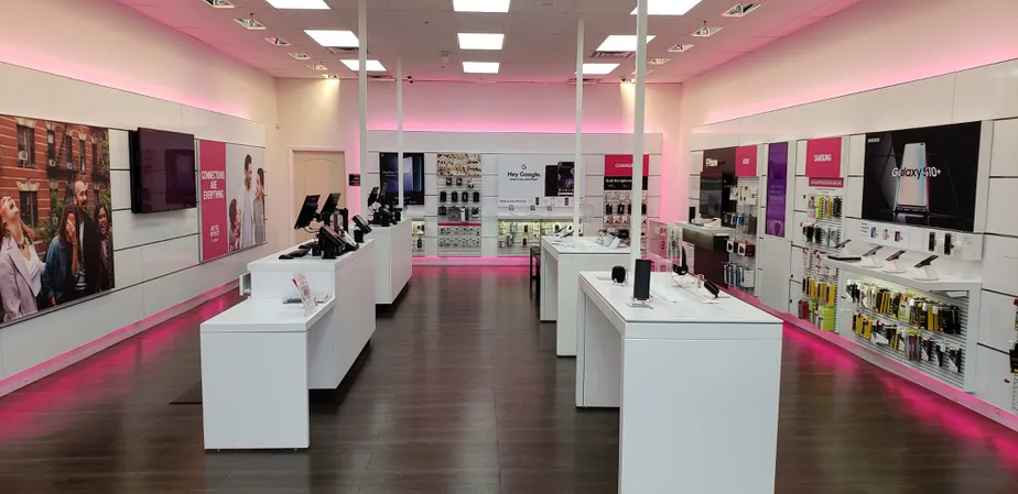  Interior photo of T-Mobile Store at Second Street Pike & Almshouse Rd, Richboro, PA 