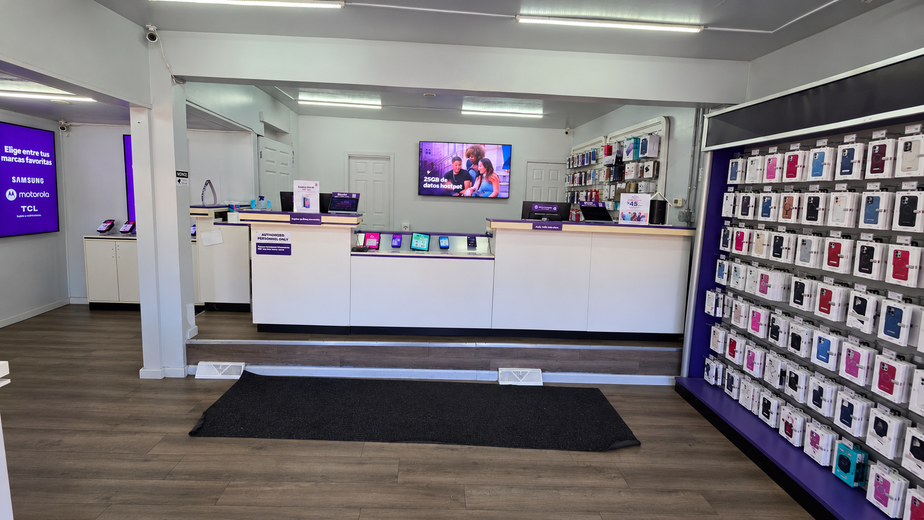 Metro by T-Mobile 2020 Broadway - 2020 Broadway 