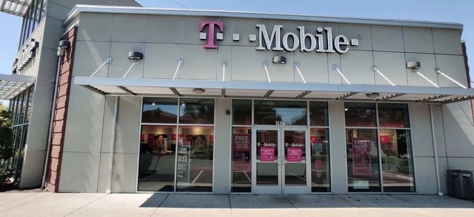 Exterior photo of T-Mobile store at Mohawk Blvd & Marcola Rd, Springfield, OR