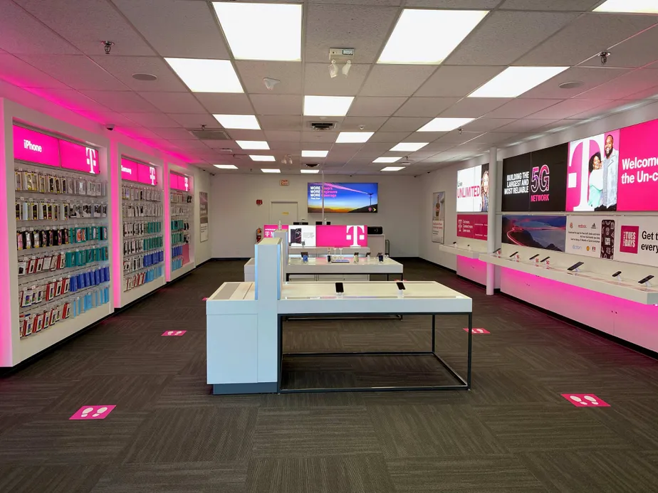 Interior photo of T-Mobile Store at SW Court Ave & SW 17th St 2, Pendleton, OR