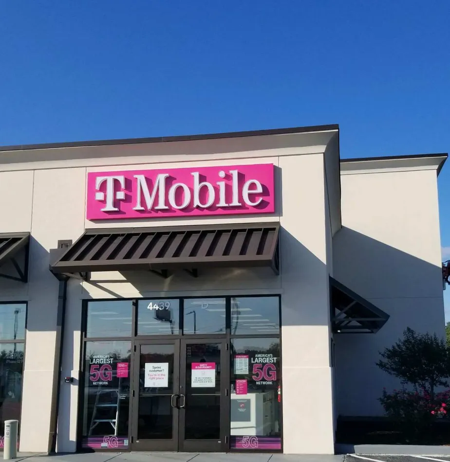 Exterior photo of T-Mobile store at Rangeline Rd & Halls Mill Rd 2, Mobile, AL