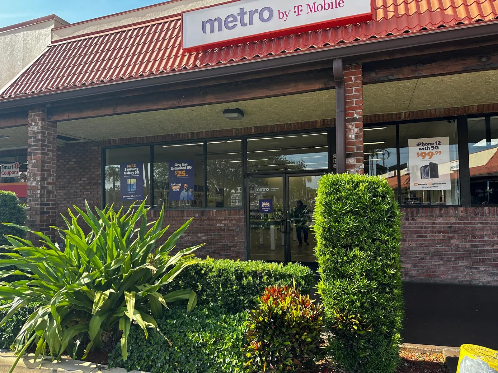 Metro by T-Mobile 835 W Sample Rd | Pompano Beach, FL