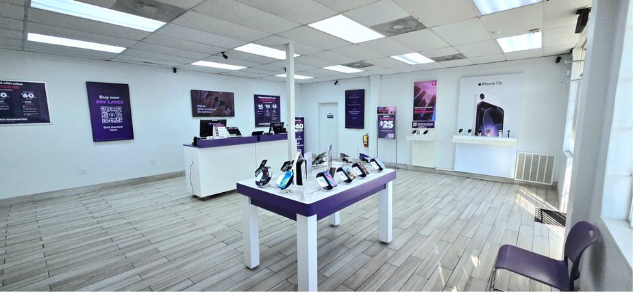Metro by T-Mobile 4700 N Main St - 4700 N Main St 