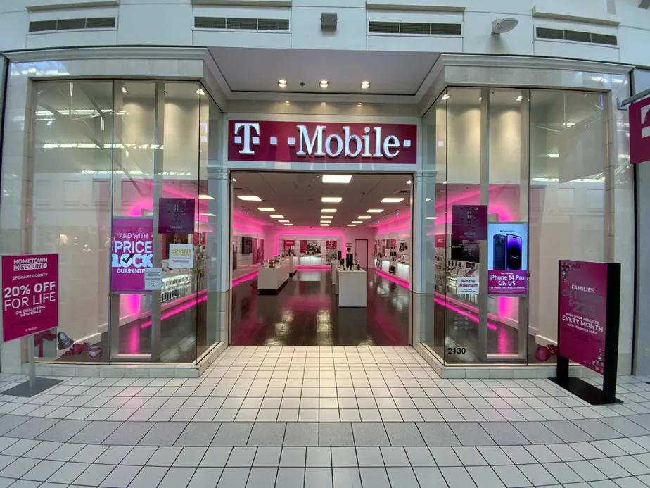 Foto del exterior de la tienda T-Mobile en Spokane Valley Mall, Spokane, WA