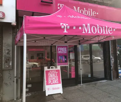Iphone Xr At T Mobile E 170th St Walton Ave Bronx Ny