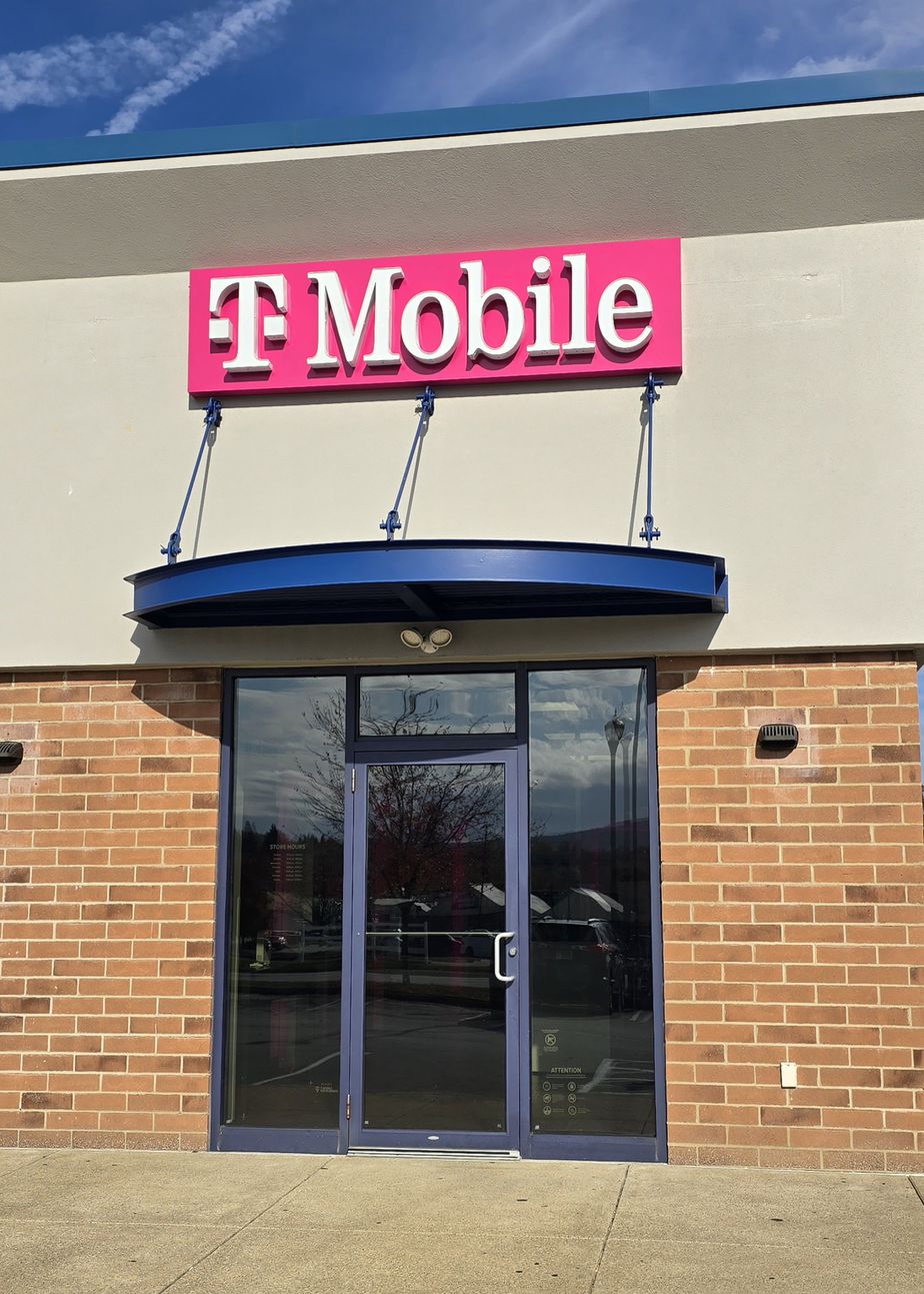 Exterior photo of T-Mobile Store at Wildcat Commons, Latrobe, PA