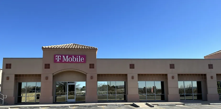 Foto del exterior de la tienda T-Mobile en N Telshor & Lohman, Las Cruces, NM
