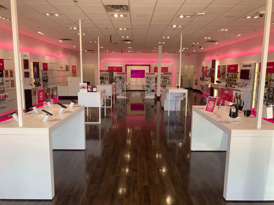 Interior photo of T-Mobile Store at NW Freeway & Rt 44, Oklahoma City, OK