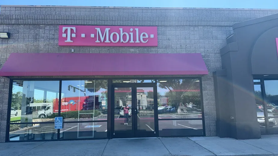  Exterior photo of T-Mobile Store at N Garfield Ave & E 29th St, Loveland, CO 