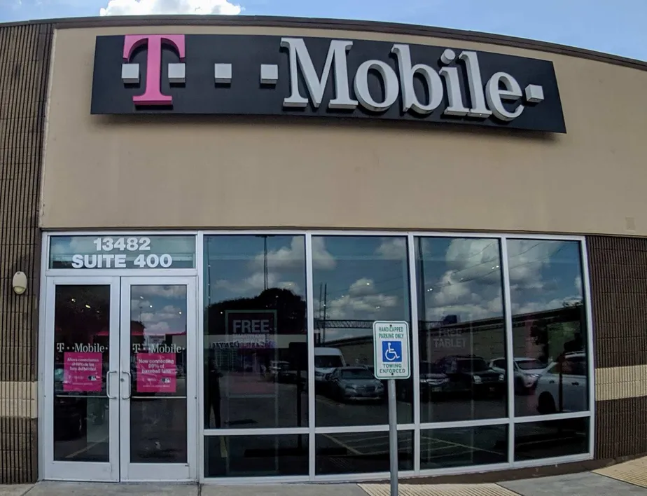Exterior photo of T-Mobile store at Hwy 290 & Tidwell, Houston, TX