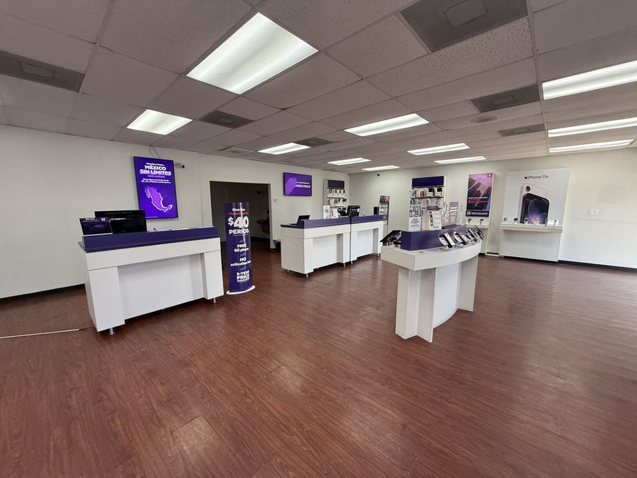Metro by T-Mobile 2115 Goliad Rd - 2115 Goliad Rd 