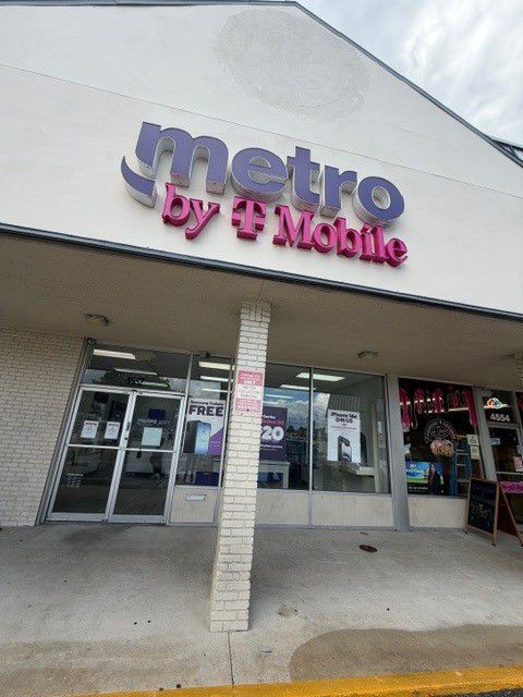 Metro by T-Mobile 4552 Lake Worth Rd - 4552 Lake Worth Rd 