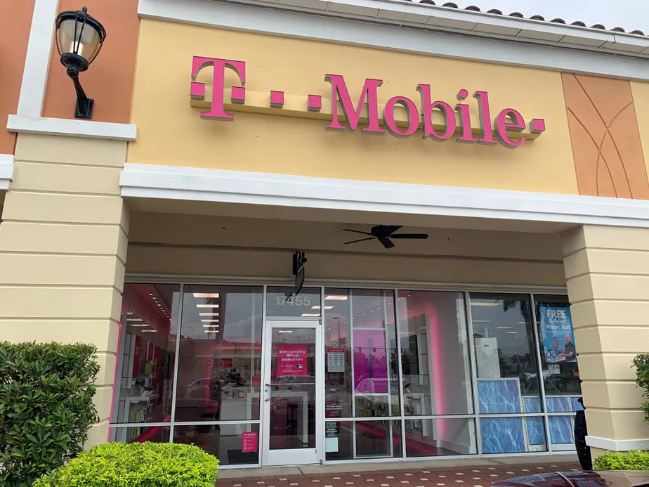 Exterior photo of T-Mobile store at Tamiami Trail & S Salford Blvd, North Port, FL