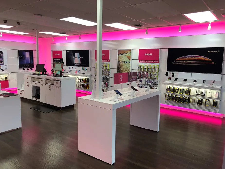 Interior photo of T-Mobile Store at Northview Rd & N Massey Blvd, Nixa, MO