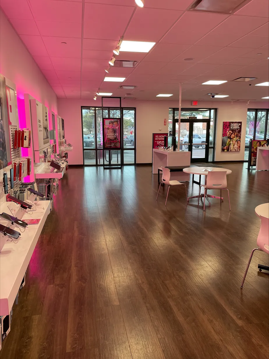  Interior photo of T-Mobile Store at Gateway Courtyard, Fairfield, CA 